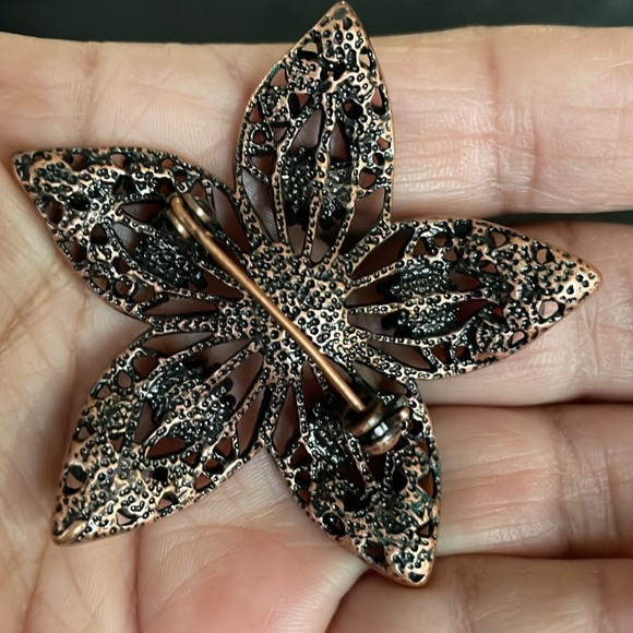 Vintage copper tone Elegant Floral Brooch with Pink and Orange Accents - Picture 5 of 5